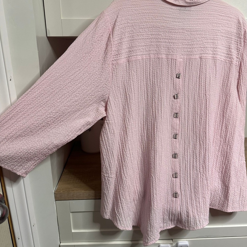 Habitat Button Down Top Women XL Pink Crinkle High-Low Back Art To Wear Buttons - Picture 9 of 12